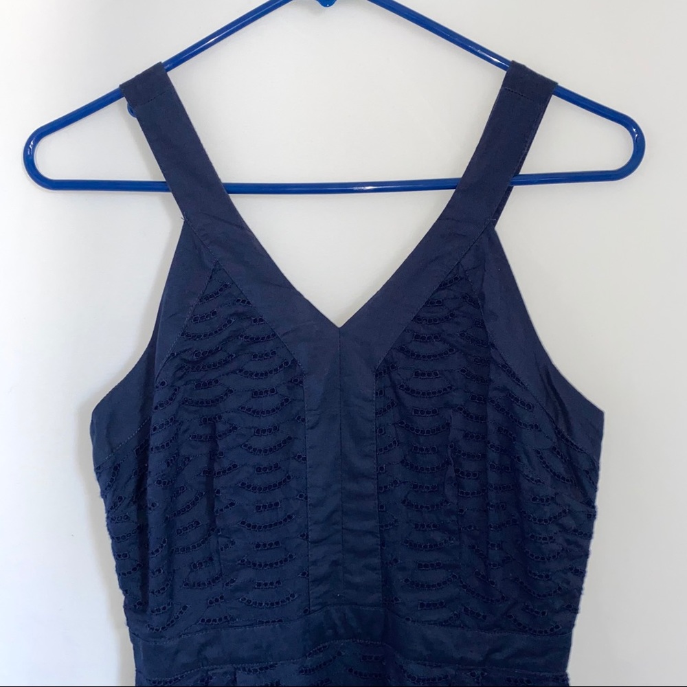 Old Navy V-Neck Sleeveless Dress